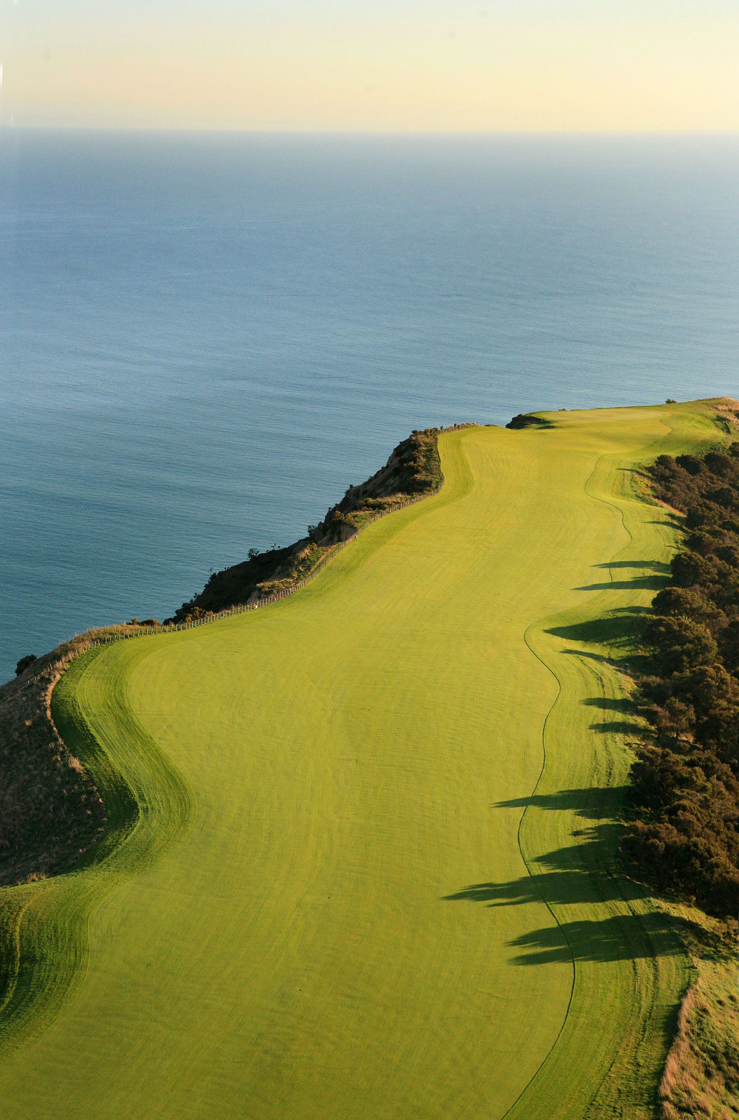 Adam Scott has called the 15th at Cape Kidnappers "one of the best par 5s in world golf." Gary Lisbon