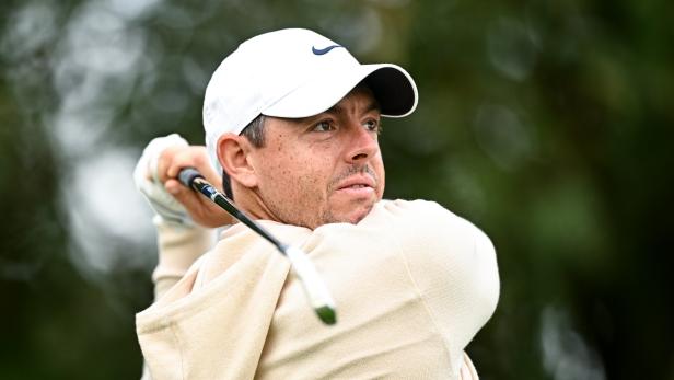 rory-mcilroy-enlists-fan-to-find-his-plugged-golf-ball-at-irish-open,-fan-comes-up-insanely-clutch