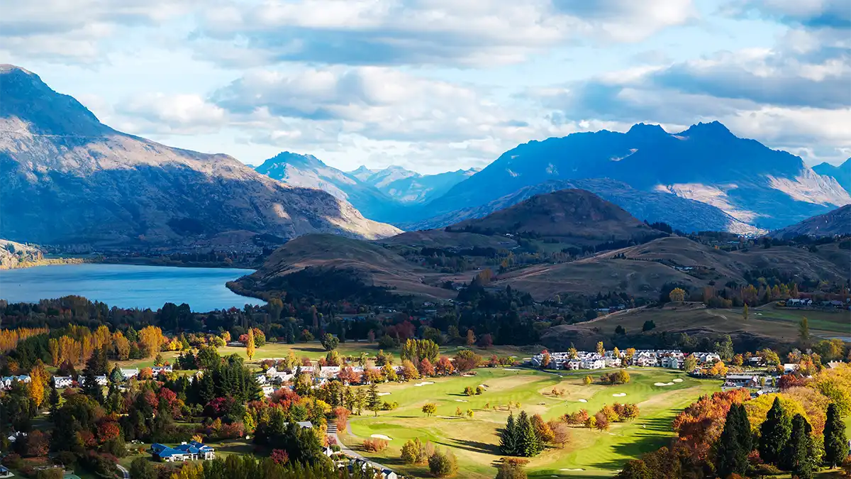 Queenstown: Regal and rugged